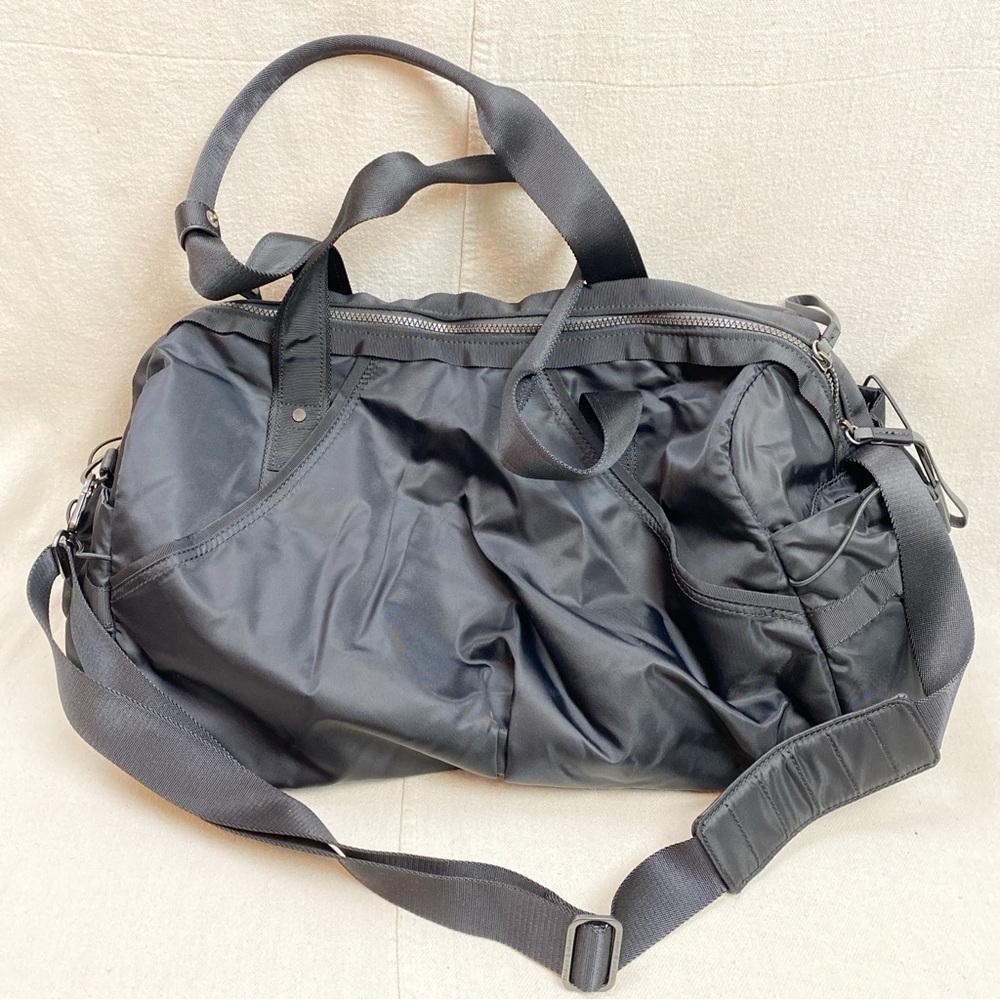 Lululemon Extra Mile Duffle Black